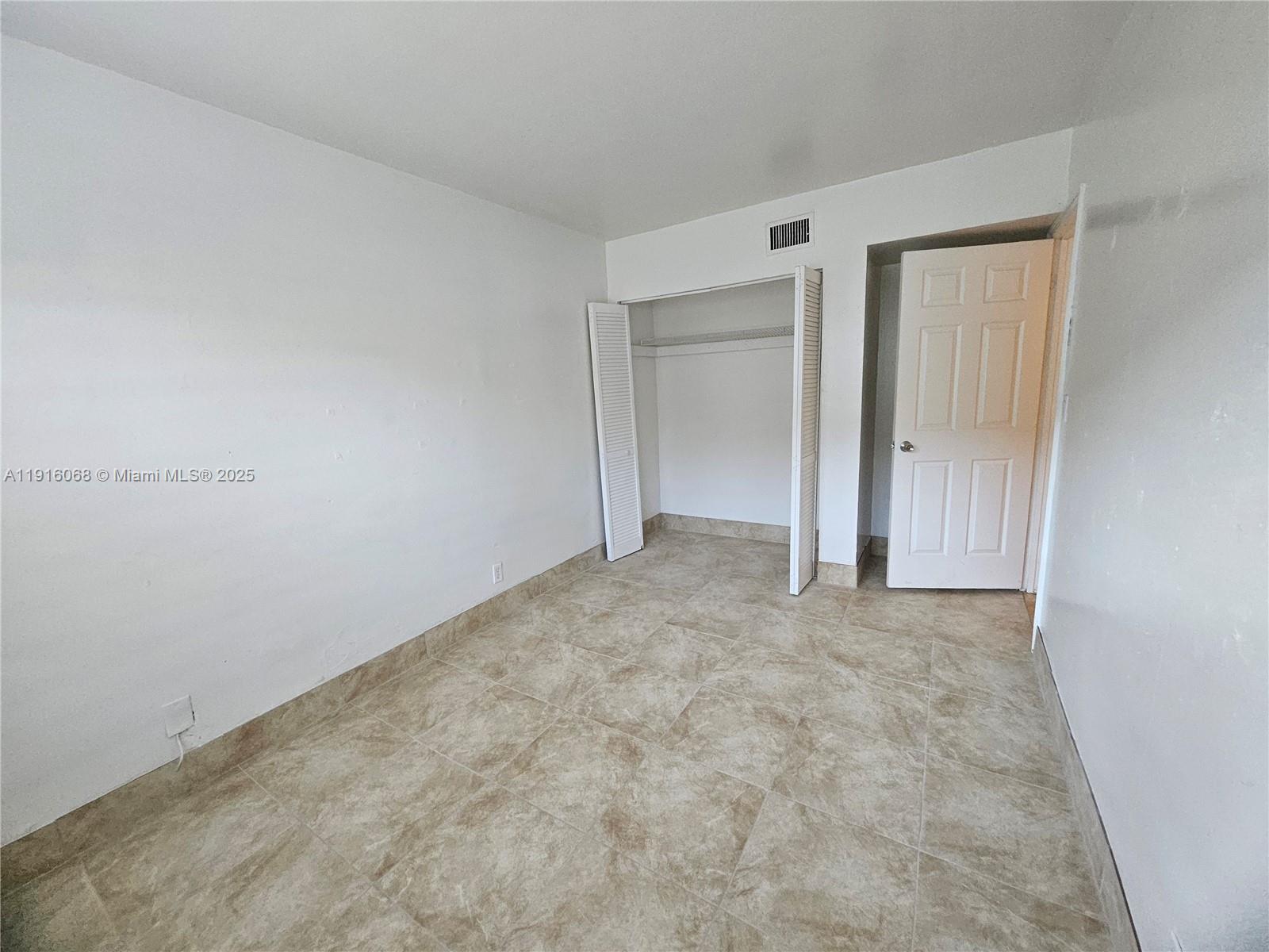 SPRING COVE CONDO - Residential Lease