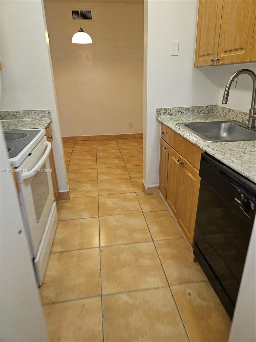 SPRING COVE CONDO - Residential Lease