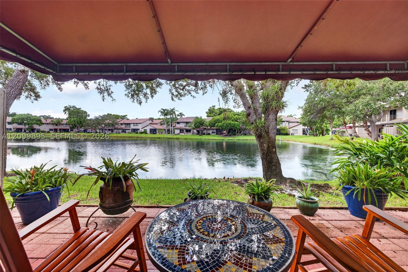9012 Vineyard Lake Dr