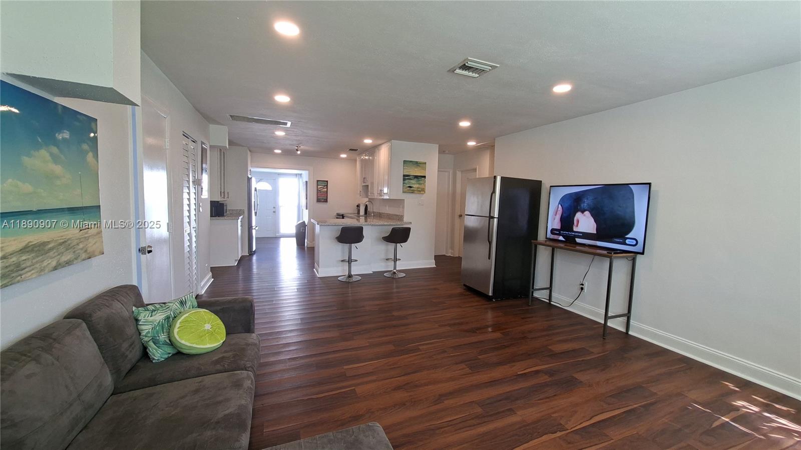 HOLLYWOOD PARK - Residential Lease