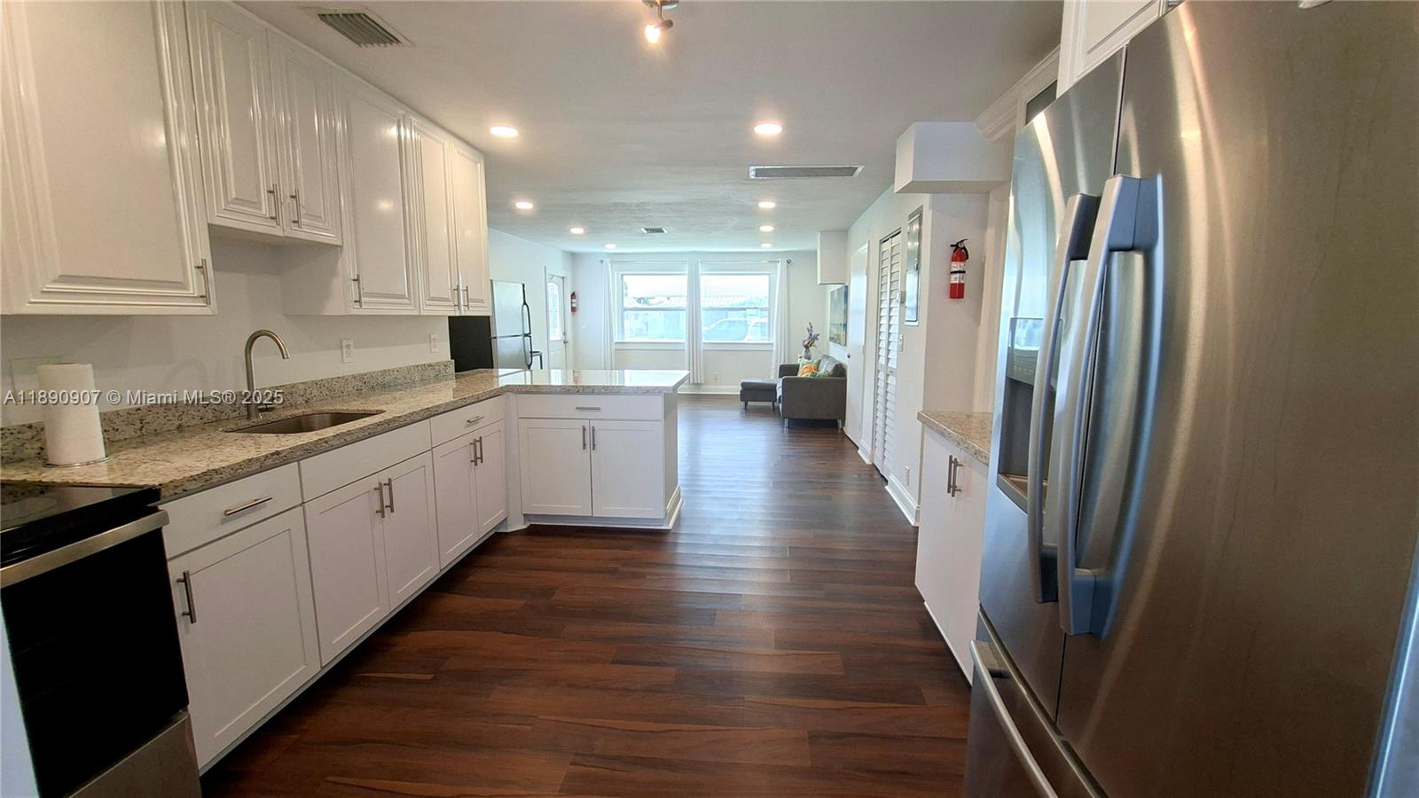 HOLLYWOOD PARK - Residential Lease