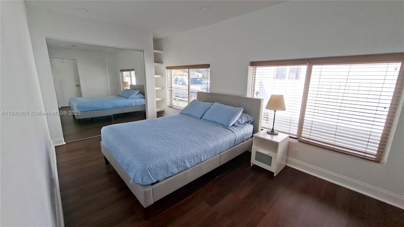 HOLLYWOOD PARK - Residential Lease