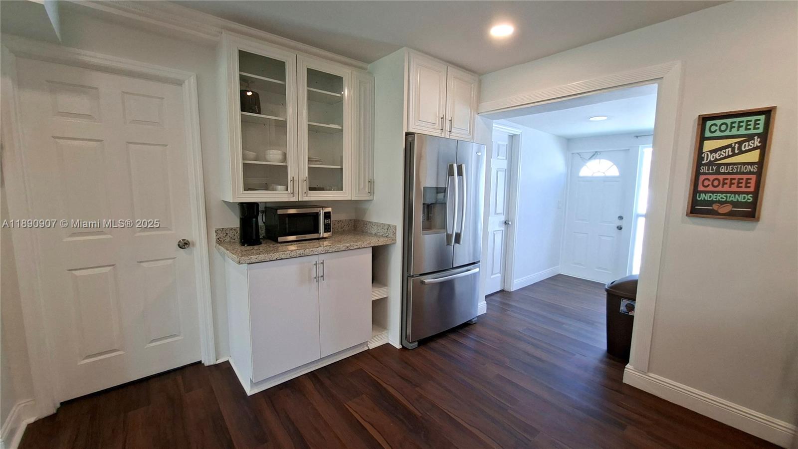 HOLLYWOOD PARK - Residential Lease