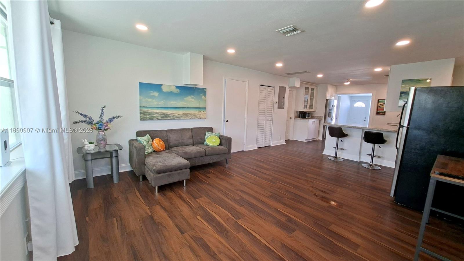 HOLLYWOOD PARK - Residential Lease