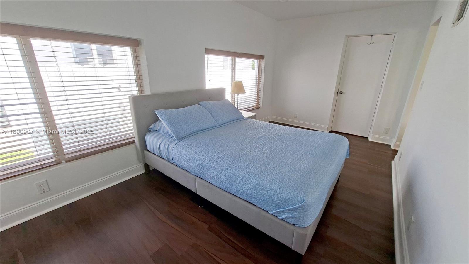 HOLLYWOOD PARK - Residential Lease