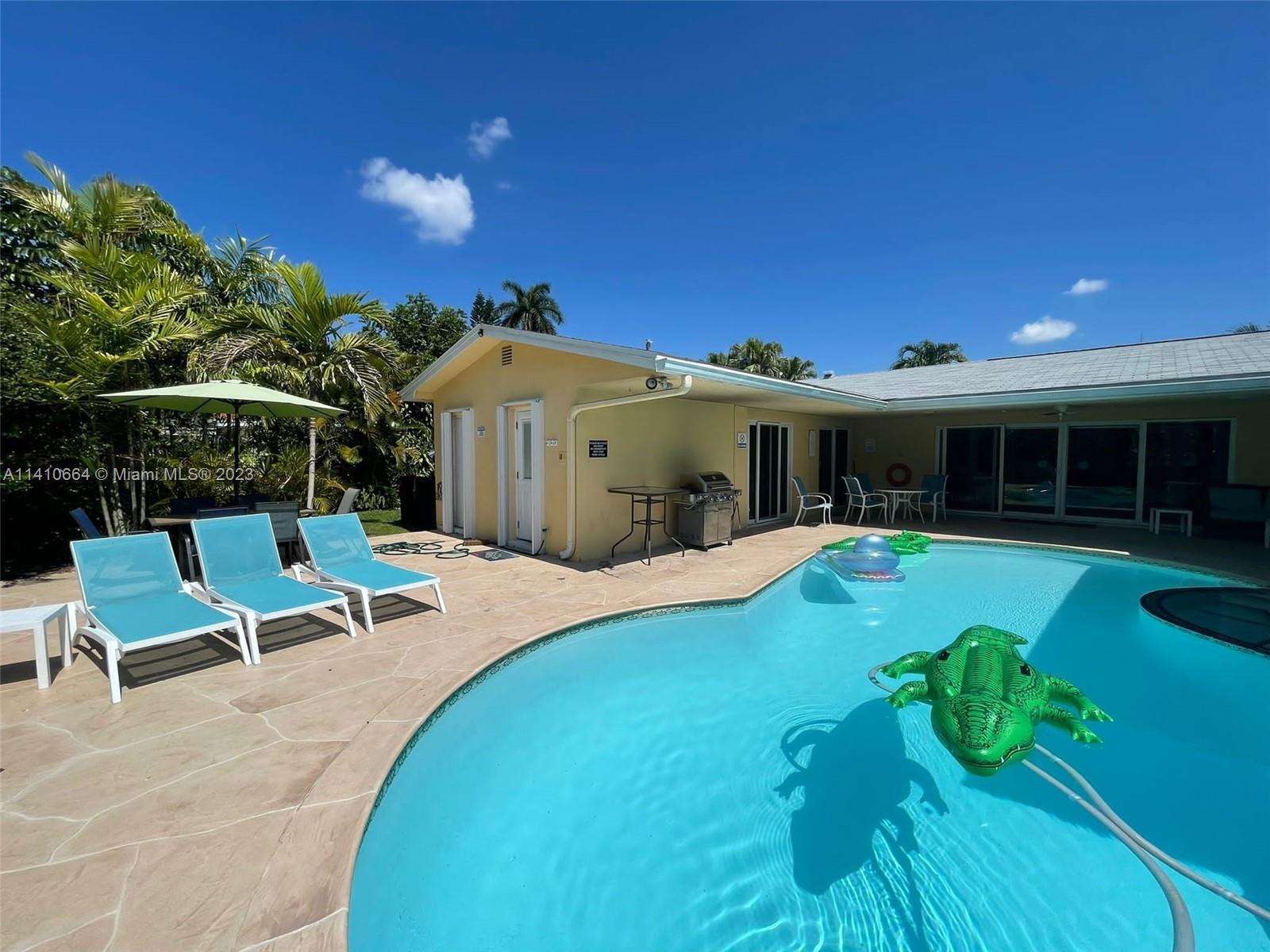 HOLLYWOOD HILLS - Residential Lease