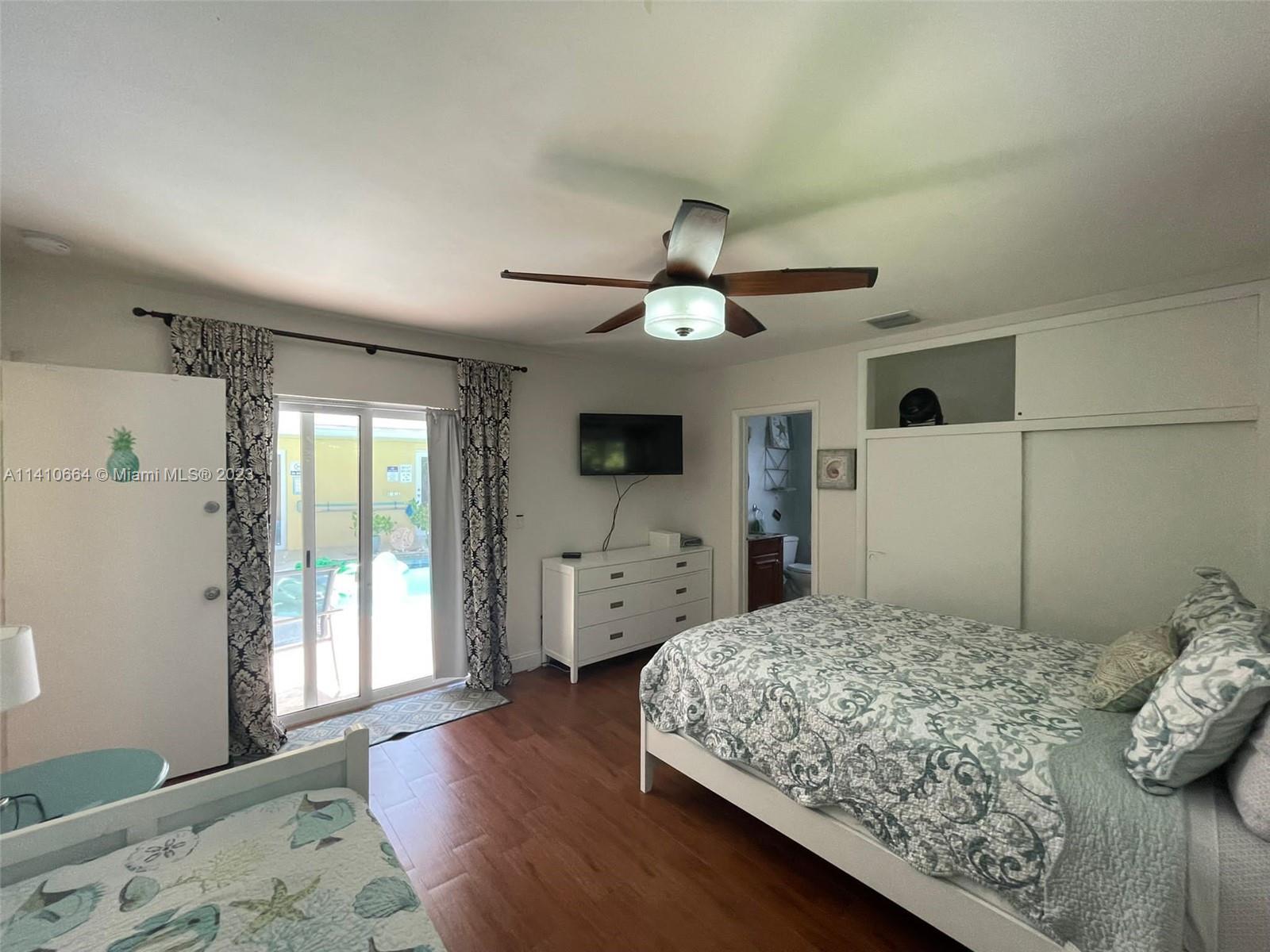 HOLLYWOOD HILLS - Residential Lease