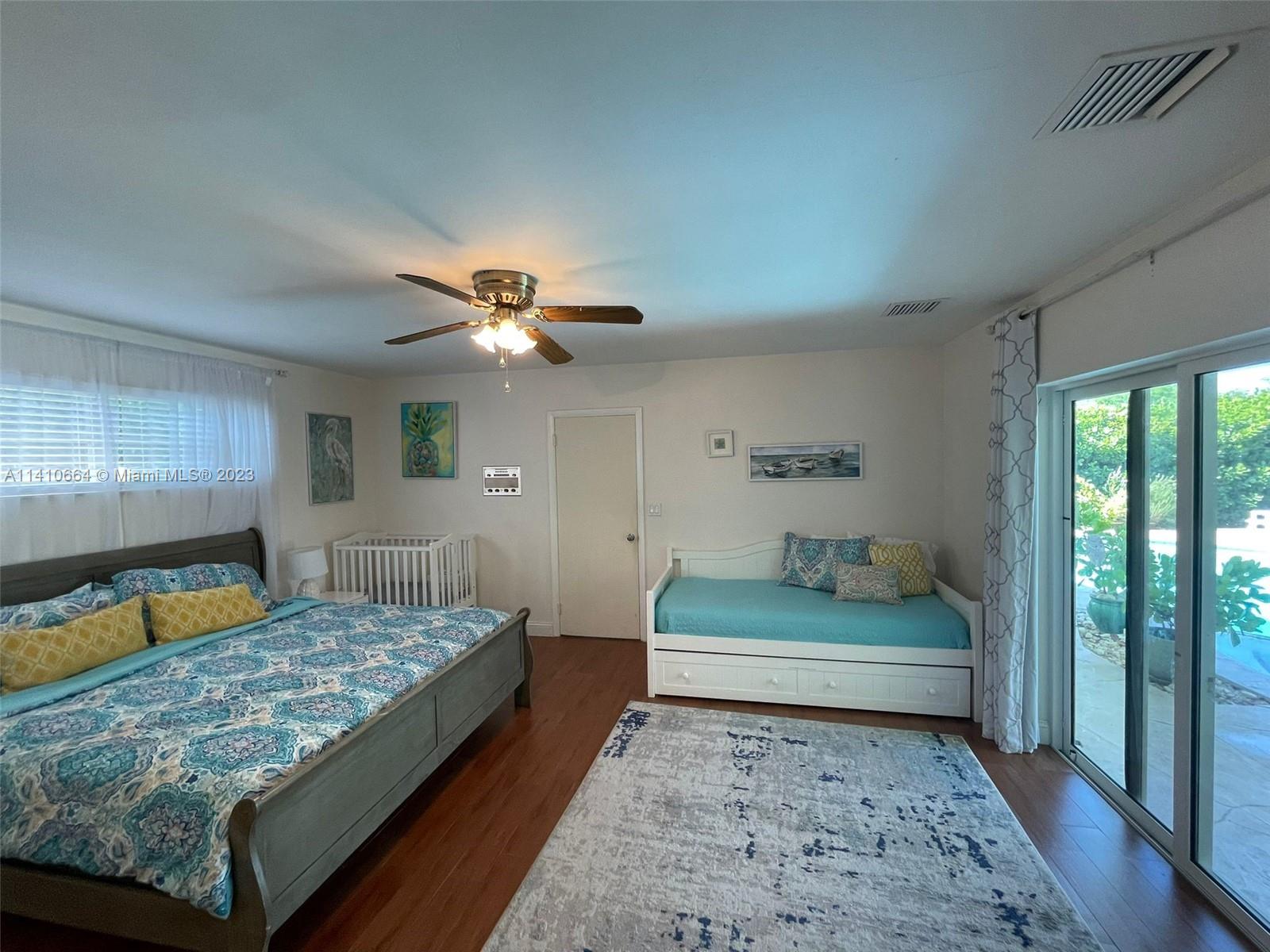 HOLLYWOOD HILLS - Residential Lease