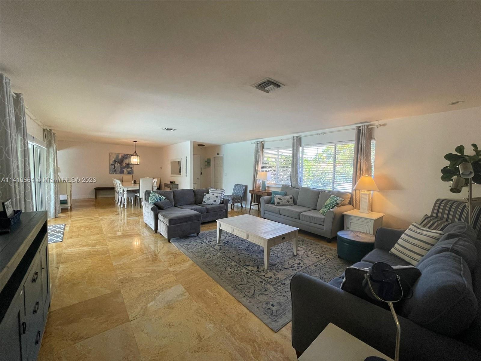 HOLLYWOOD HILLS - Residential Lease