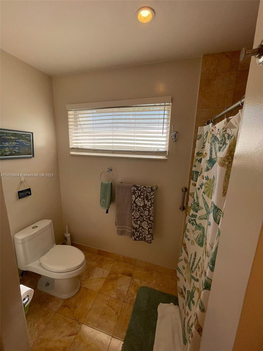 HOLLYWOOD HILLS - Residential Lease