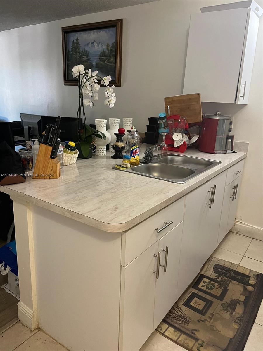 2701 Riverside Dr 203-B