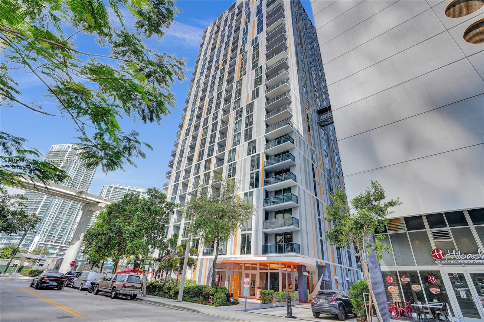 EASY TO SHOW - This stunning high-rise unit is located in one of Miami’s most sought-after neighborhoods—just steps away from Brickell City Centre, top-rated restaurants, coffee shops, trendy meet-up spots, and pickleball courts. Enjoy seamless access to Metro Mover stations, multiple parking garages with low fees, and the best gym and five-star co-working spaces Miami has to offer.
