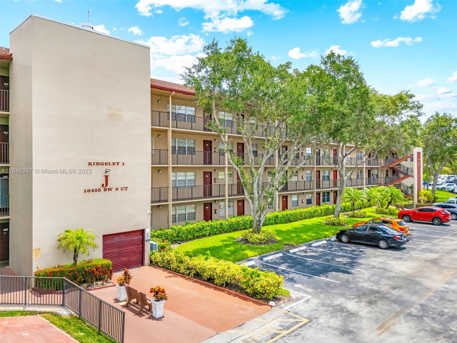 KINGSLEY AT CENTURY VILLA - Residential