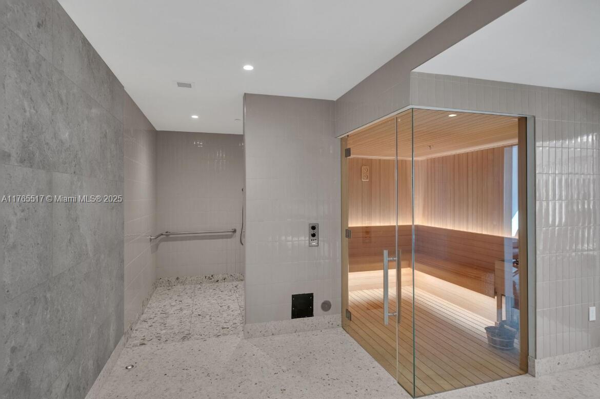 INT IN COMMON ELEMENTS - Residential