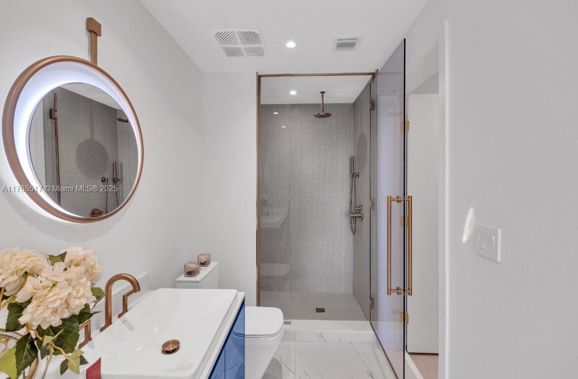 INT IN COMMON ELEMENTS - Residential