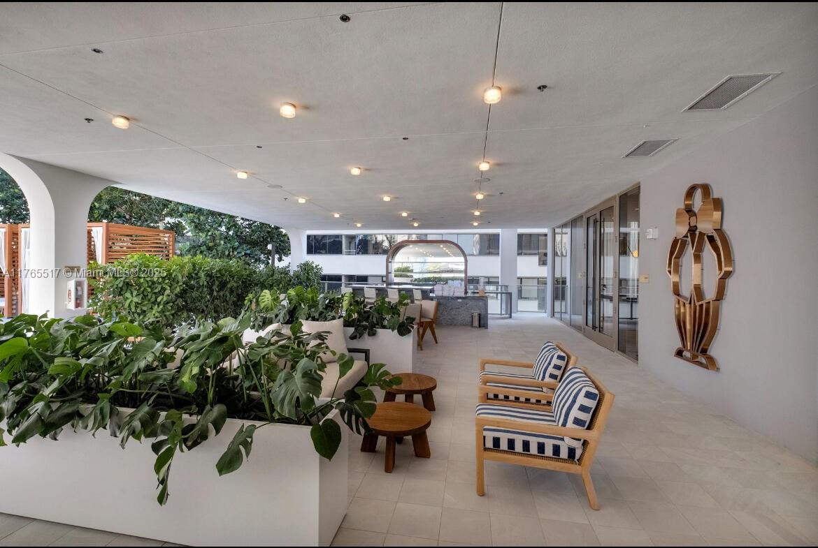 INT IN COMMON ELEMENTS - Residential
