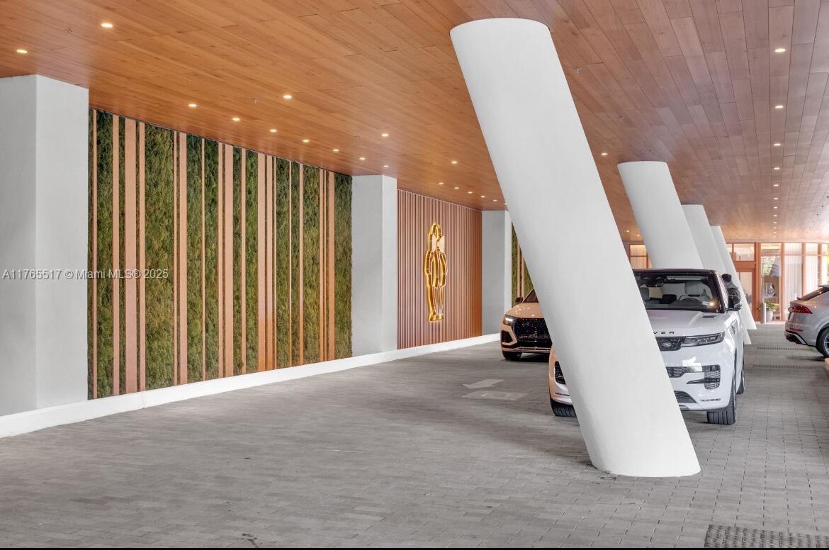 INT IN COMMON ELEMENTS - Residential
