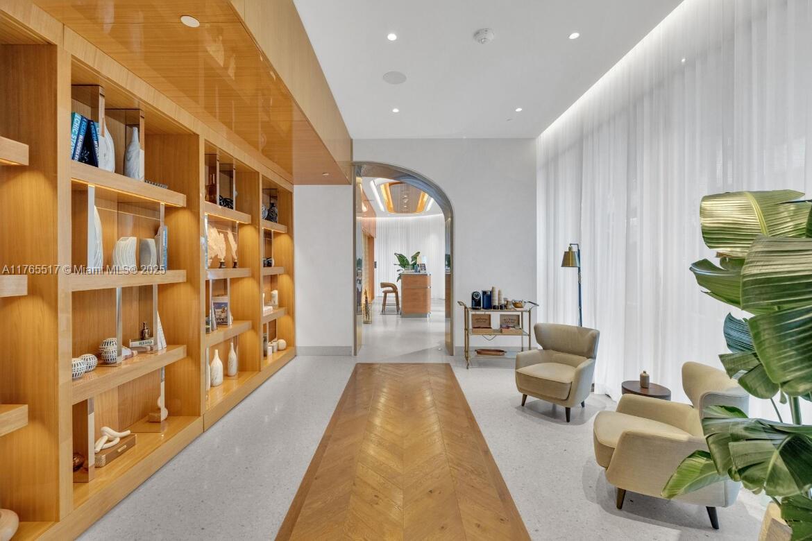 INT IN COMMON ELEMENTS - Residential