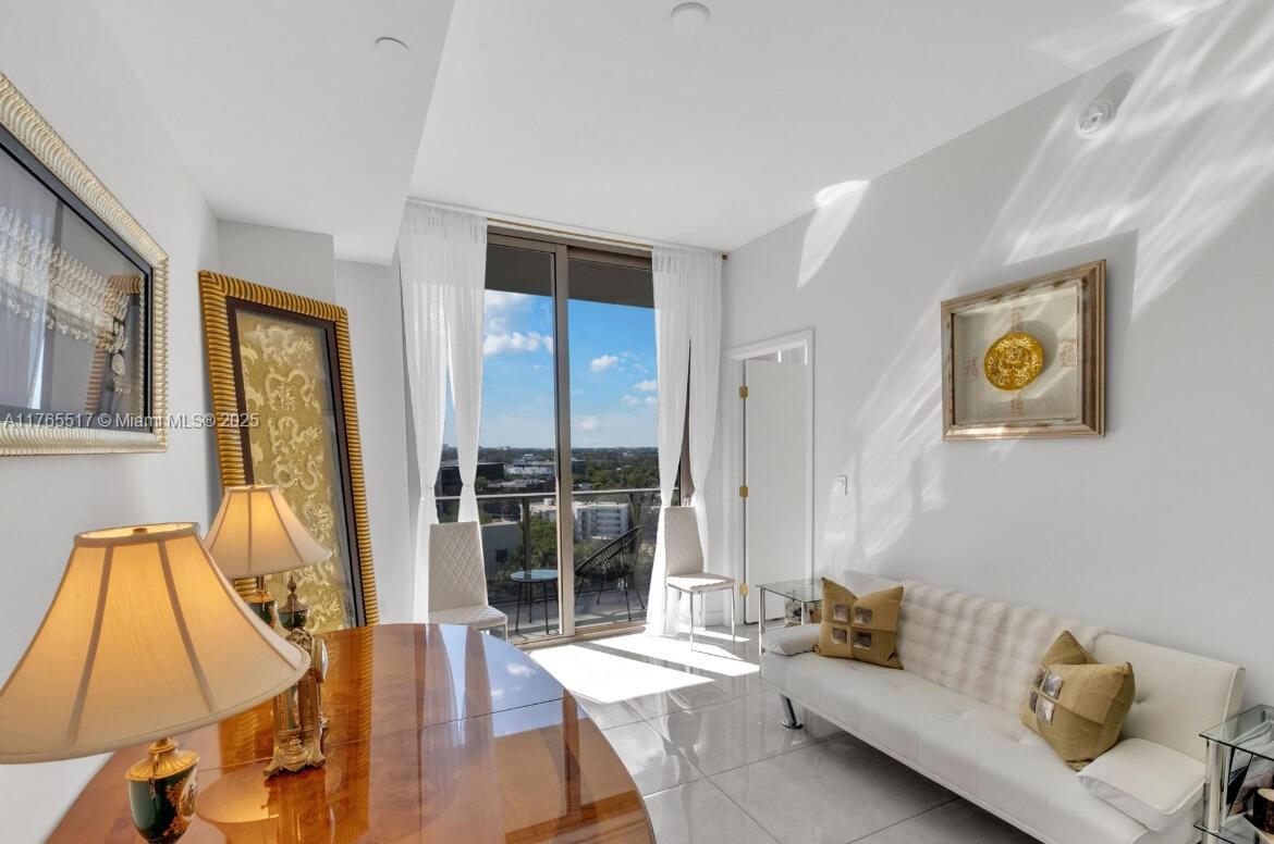 INT IN COMMON ELEMENTS - Residential