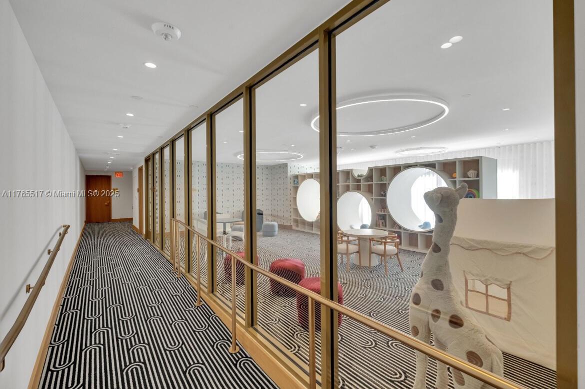 INT IN COMMON ELEMENTS - Residential
