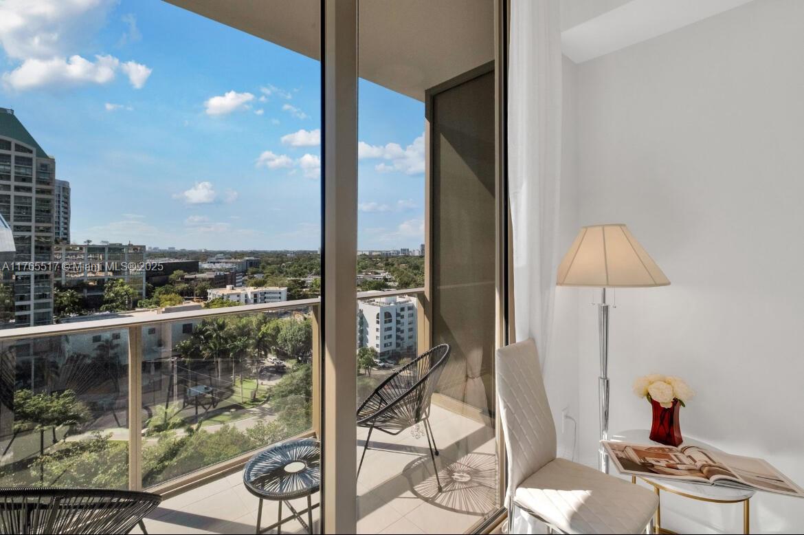INT IN COMMON ELEMENTS - Residential