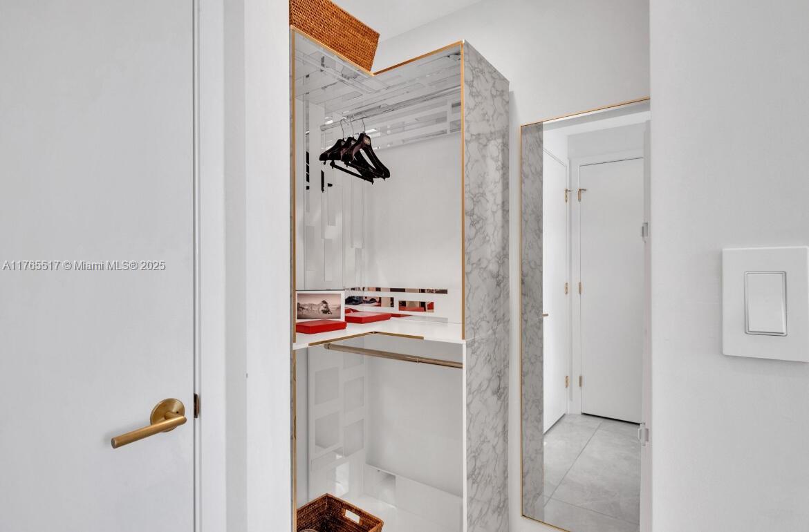 INT IN COMMON ELEMENTS - Residential