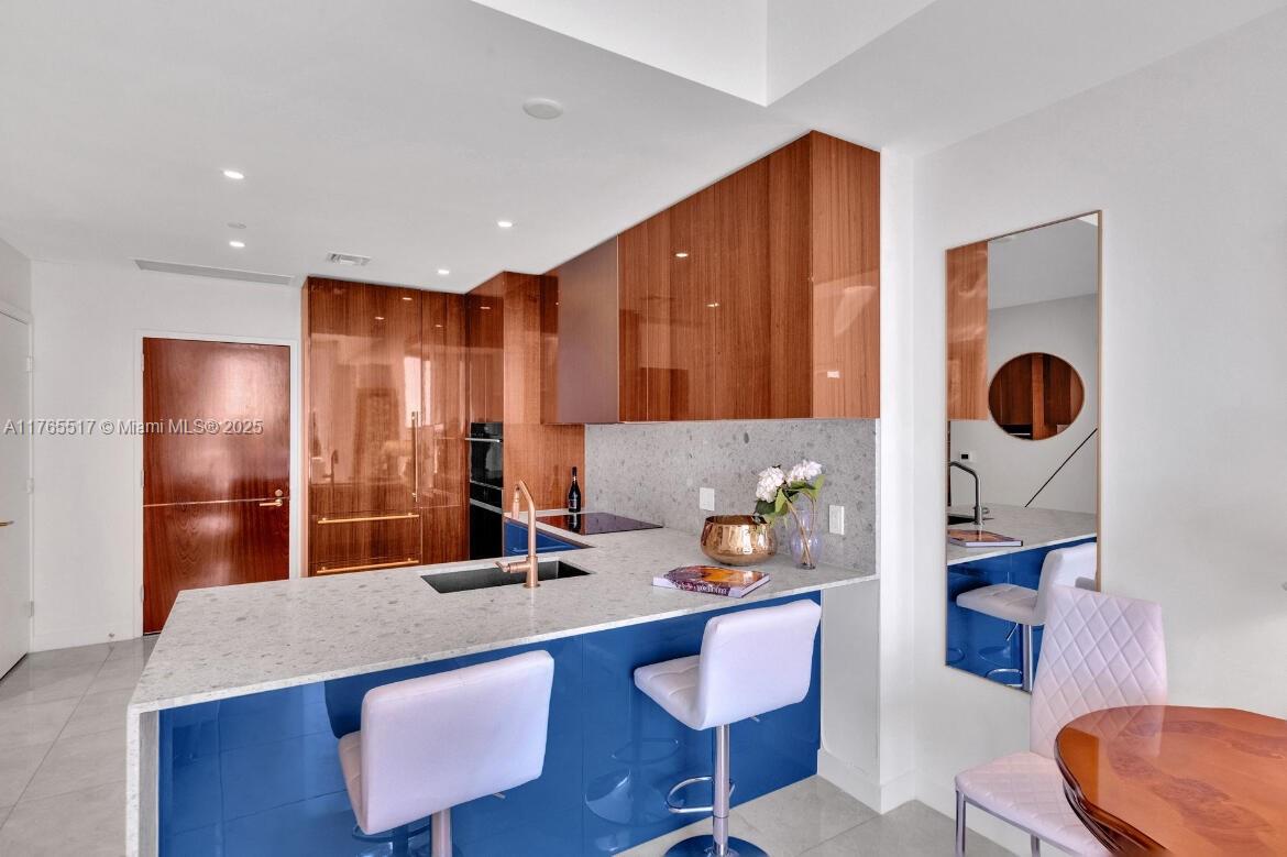 INT IN COMMON ELEMENTS - Residential