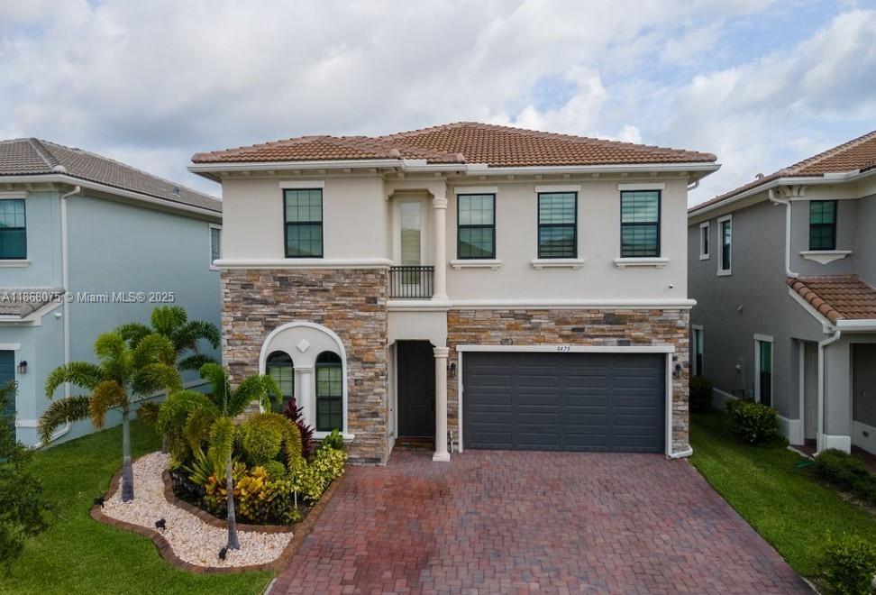 8475 NW 39th Ct