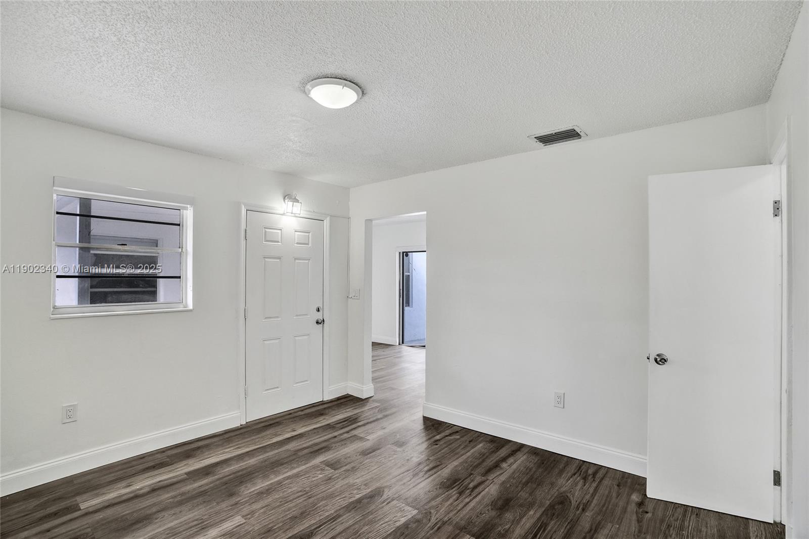 PALM SPRINGS SUB SEC A 4T - Residential Lease