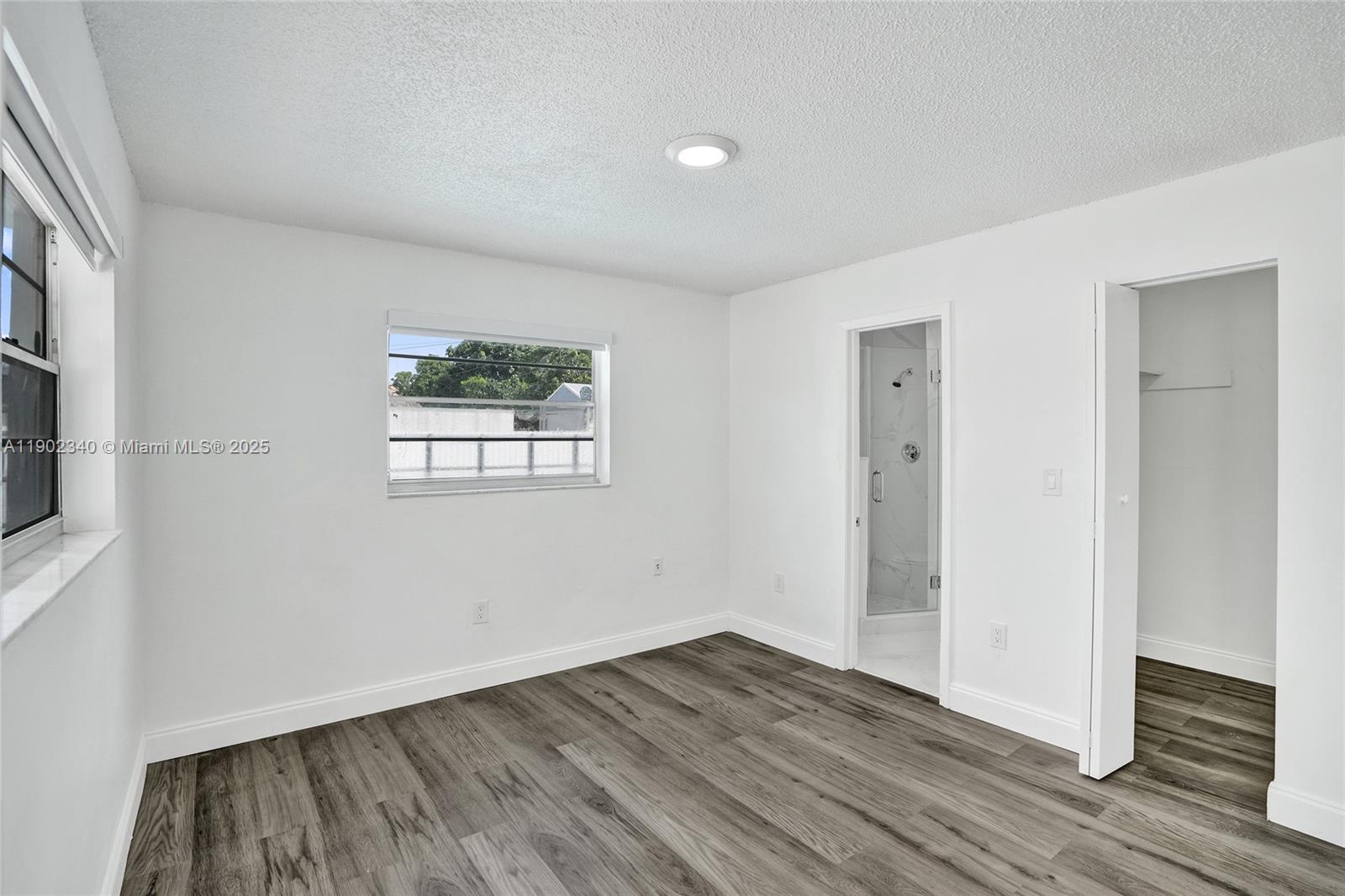 PALM SPRINGS SUB SEC A 4T - Residential Lease