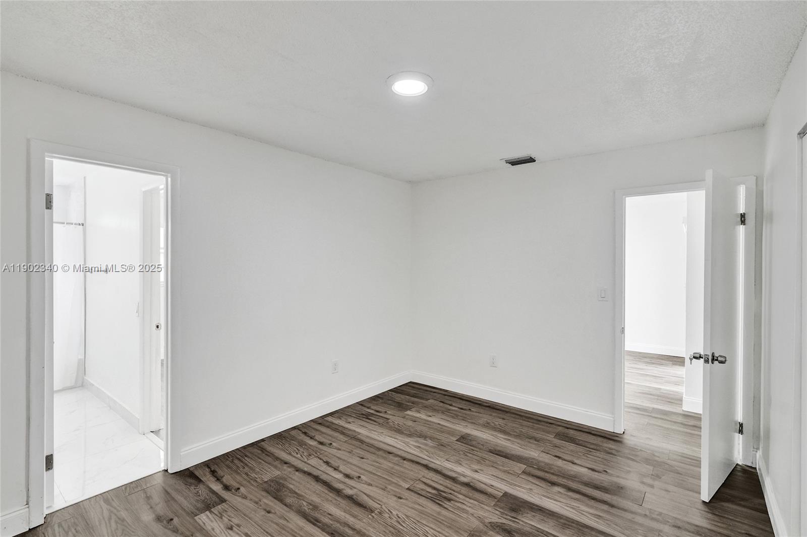 PALM SPRINGS SUB SEC A 4T - Residential Lease