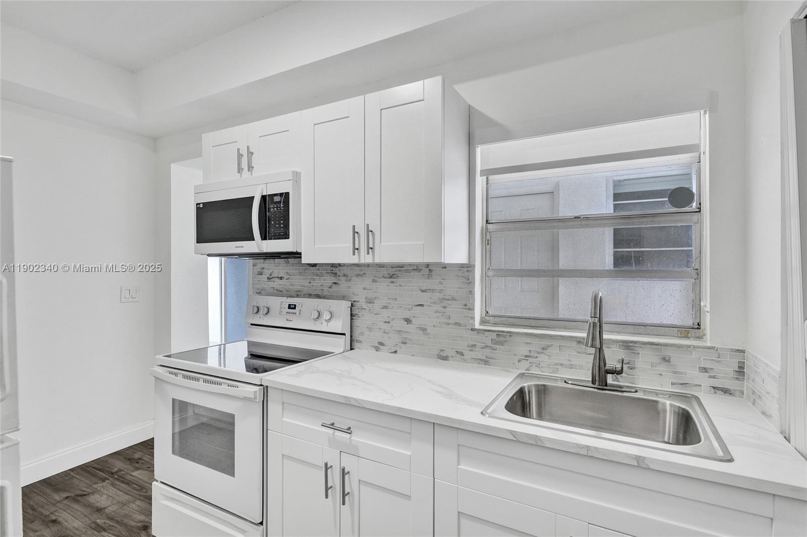 PALM SPRINGS SUB SEC A 4T - Residential Lease