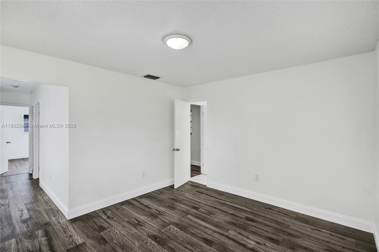 PALM SPRINGS SUB SEC A 4T - Residential Lease