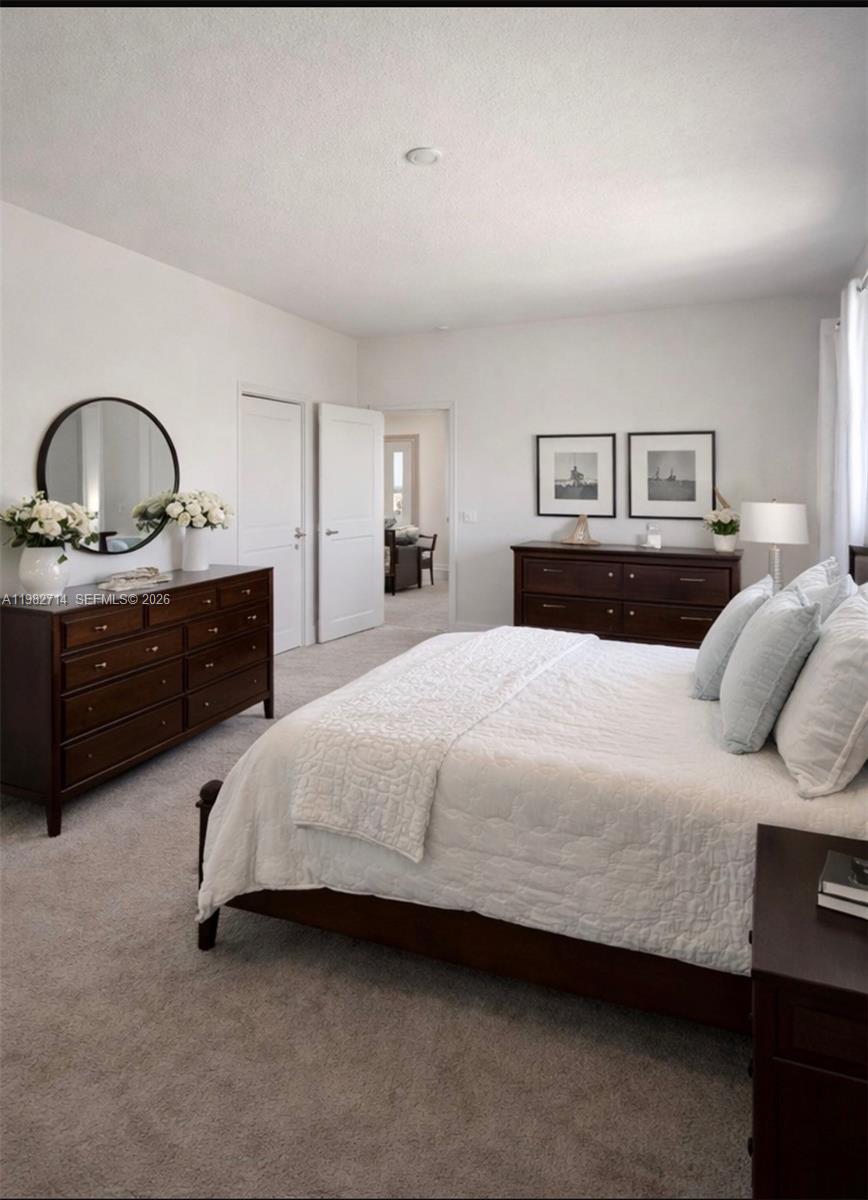 TRIANGLE OAKS - Residential