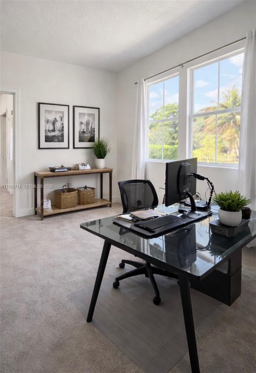 TRIANGLE OAKS - Residential