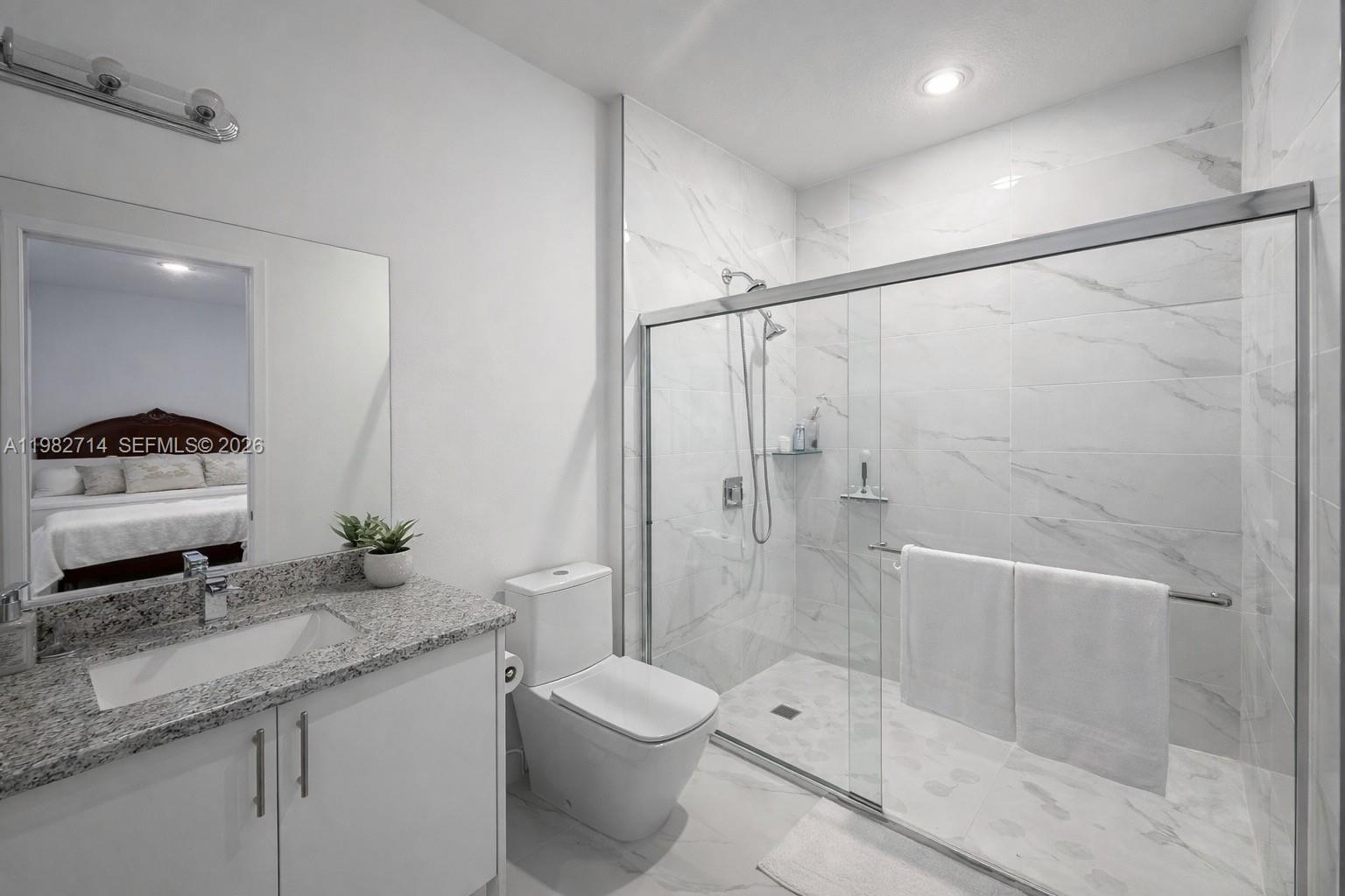 TRIANGLE OAKS - Residential