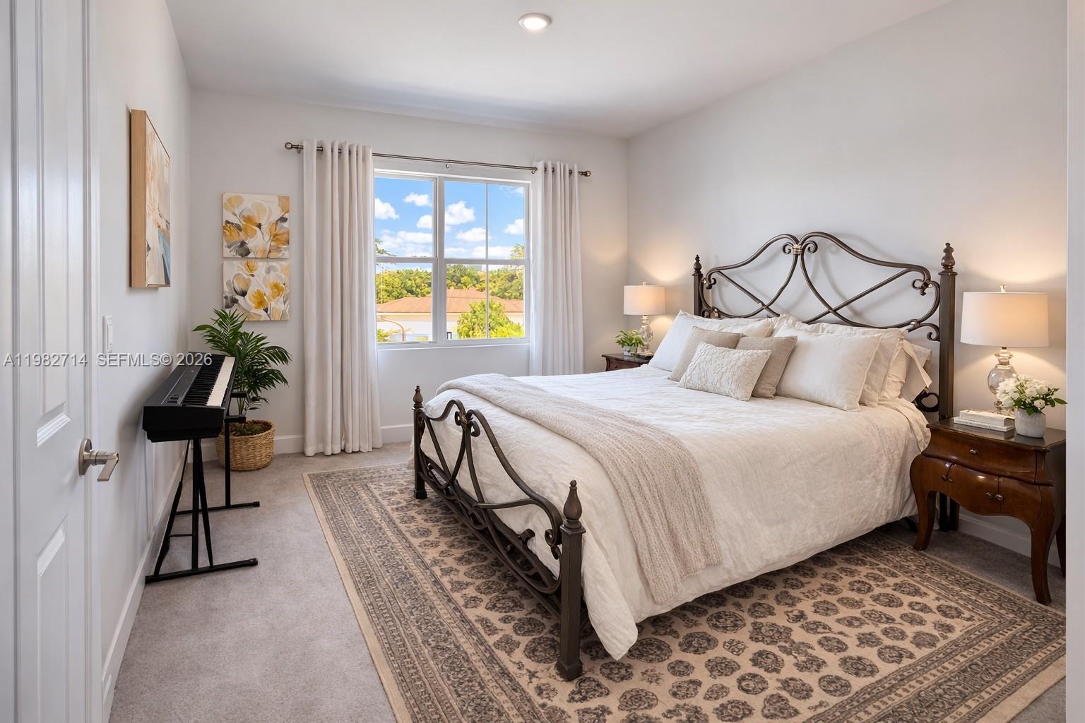 TRIANGLE OAKS - Residential