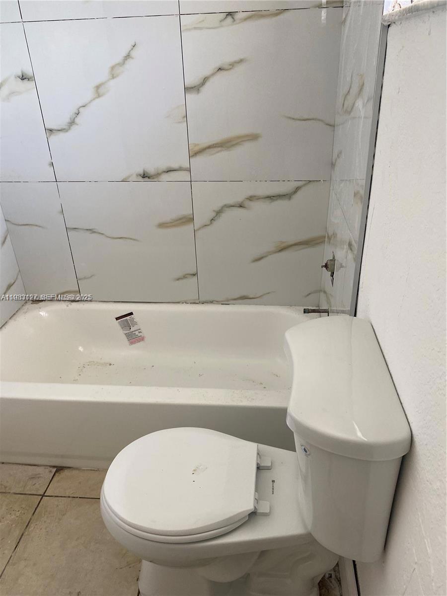 AVOCADO VILLAS - Residential Lease