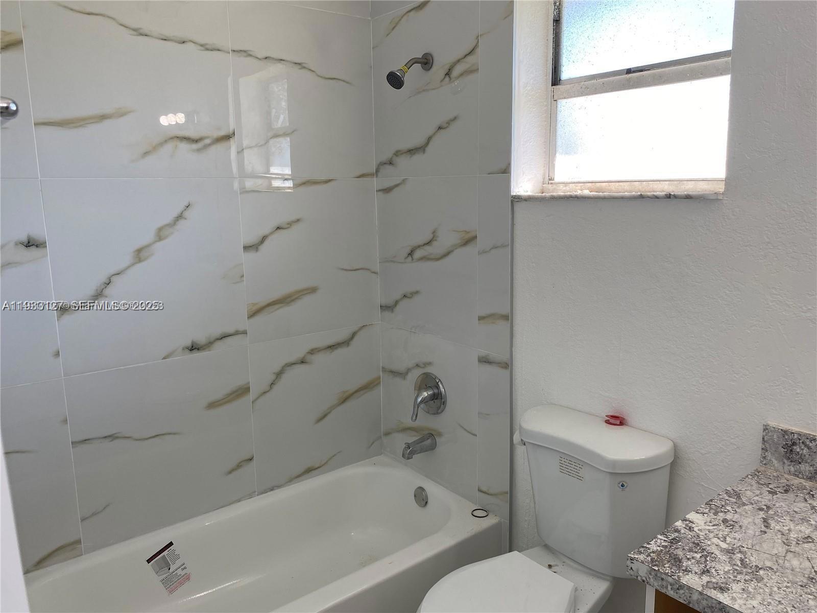 AVOCADO VILLAS - Residential Lease