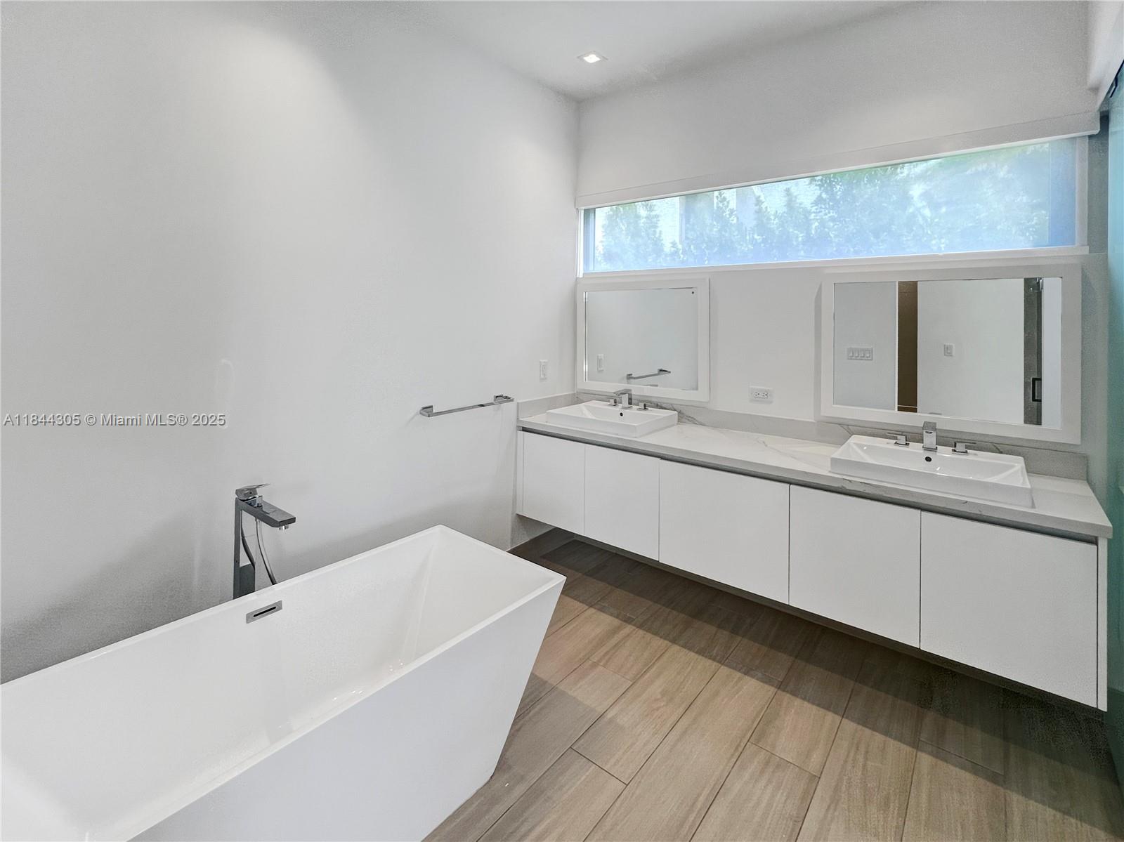 WESTON ESTATES - Residential