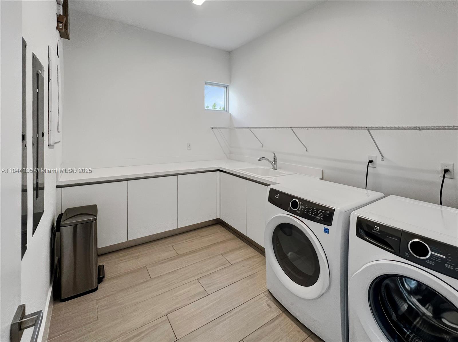 WESTON ESTATES - Residential