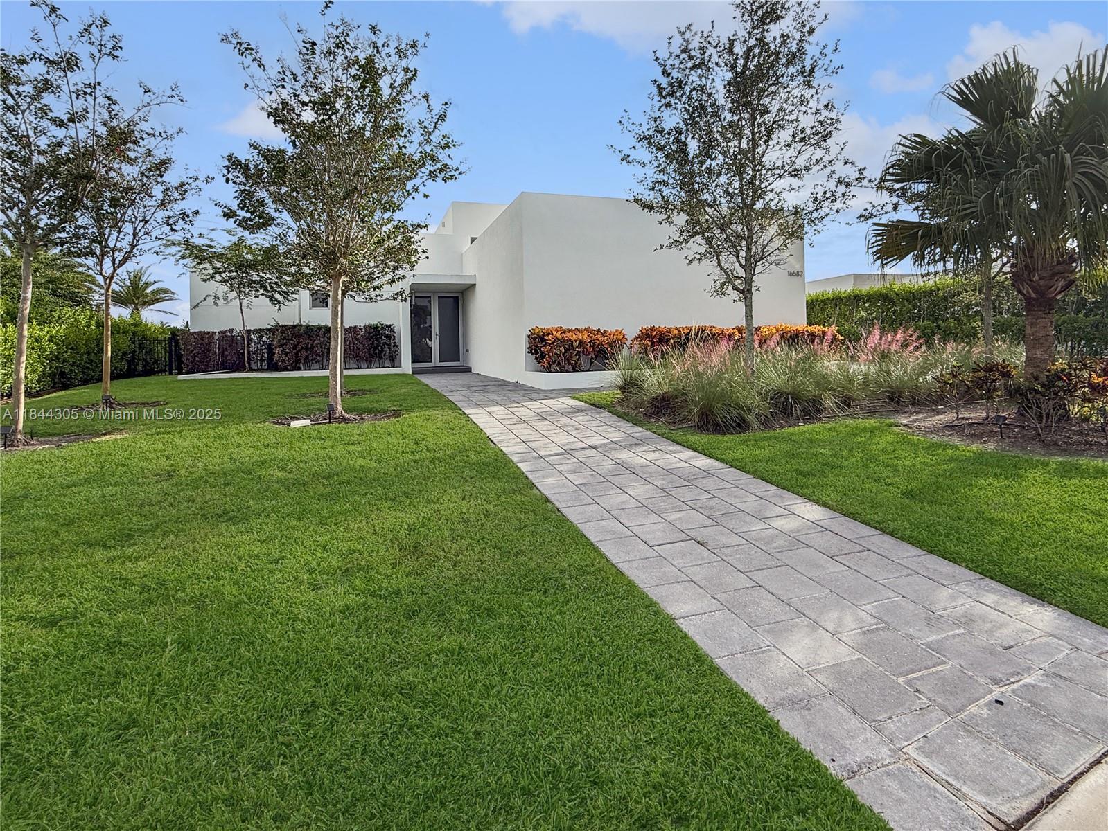 WESTON ESTATES - Residential