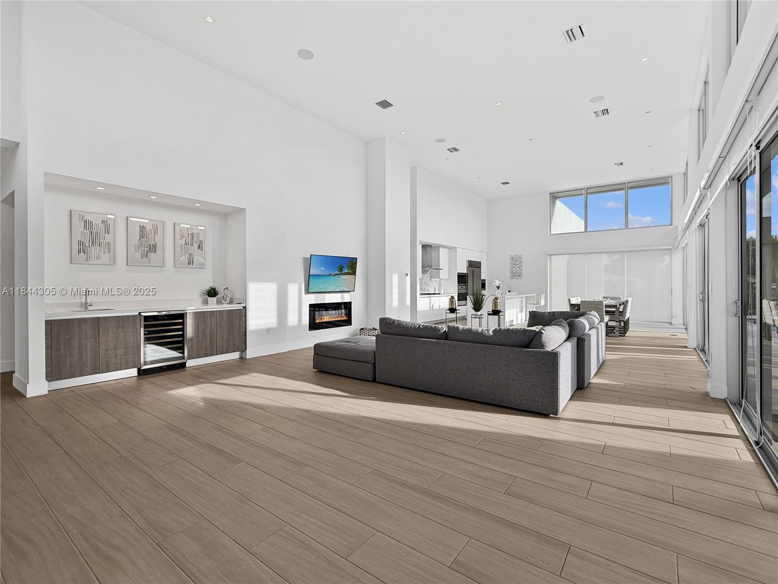 WESTON ESTATES - Residential