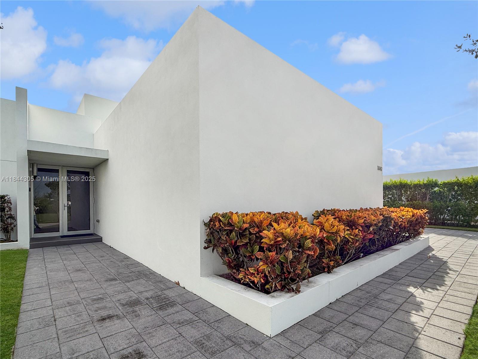 WESTON ESTATES - Residential