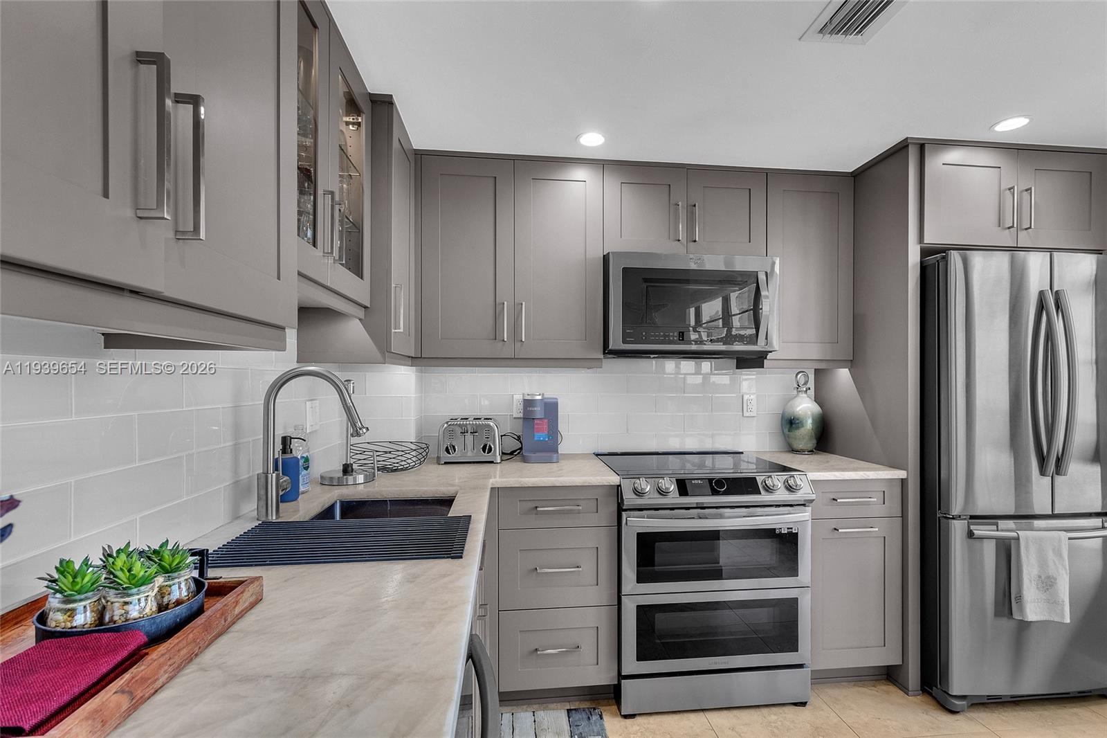 SOUTH SEAS WEST CONDO APT - Residential