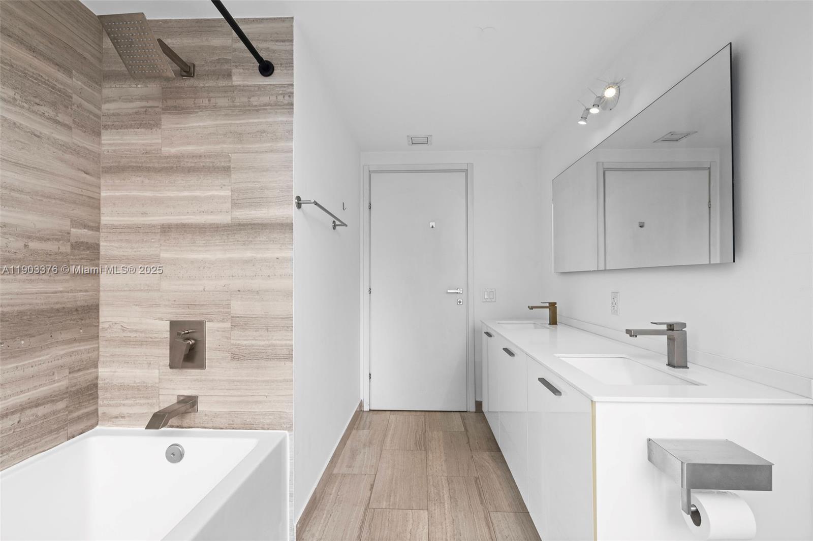 BRICKELL HOUSE CONDO - Residential