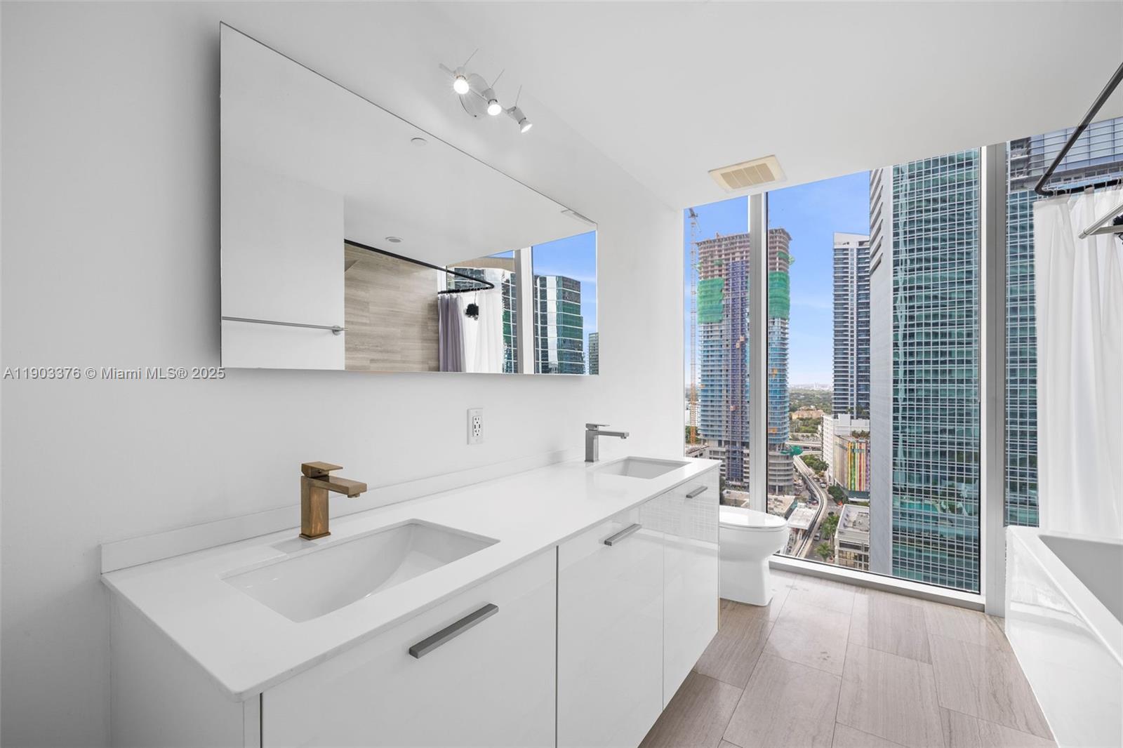 BRICKELL HOUSE CONDO - Residential