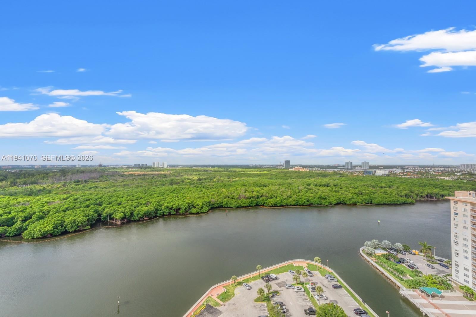 ARLEN HOUSE WEST CONDO - Residential