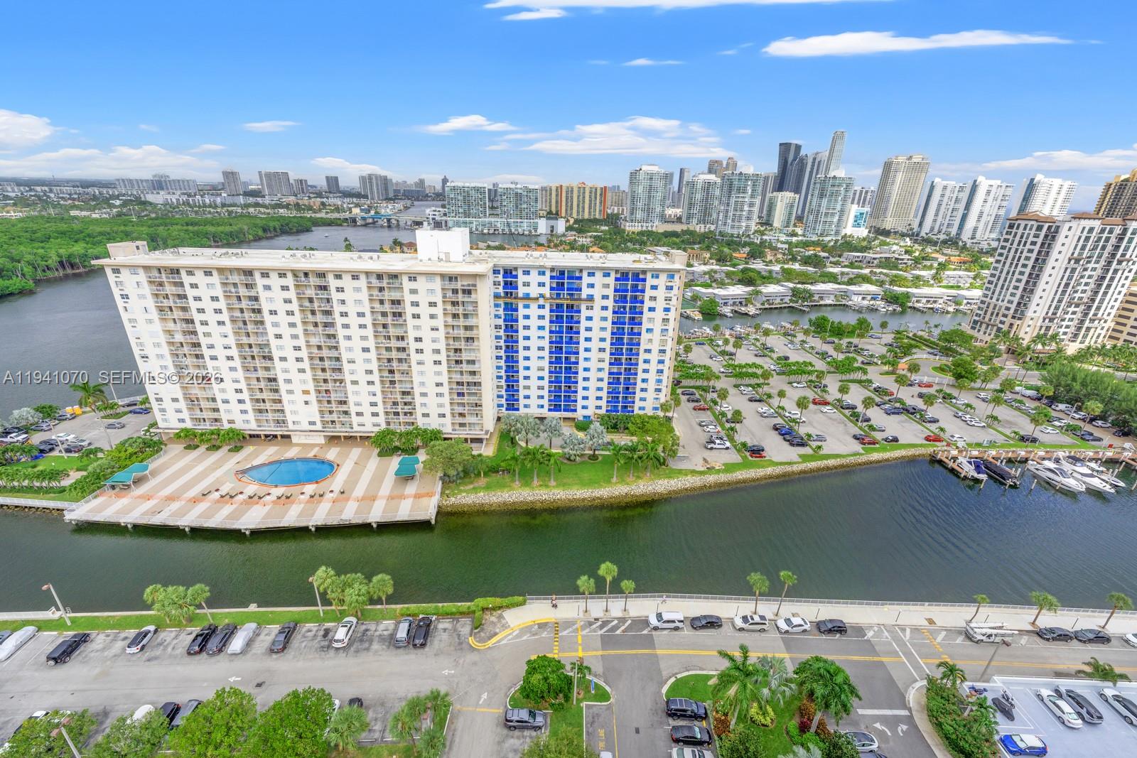 ARLEN HOUSE WEST CONDO - Residential