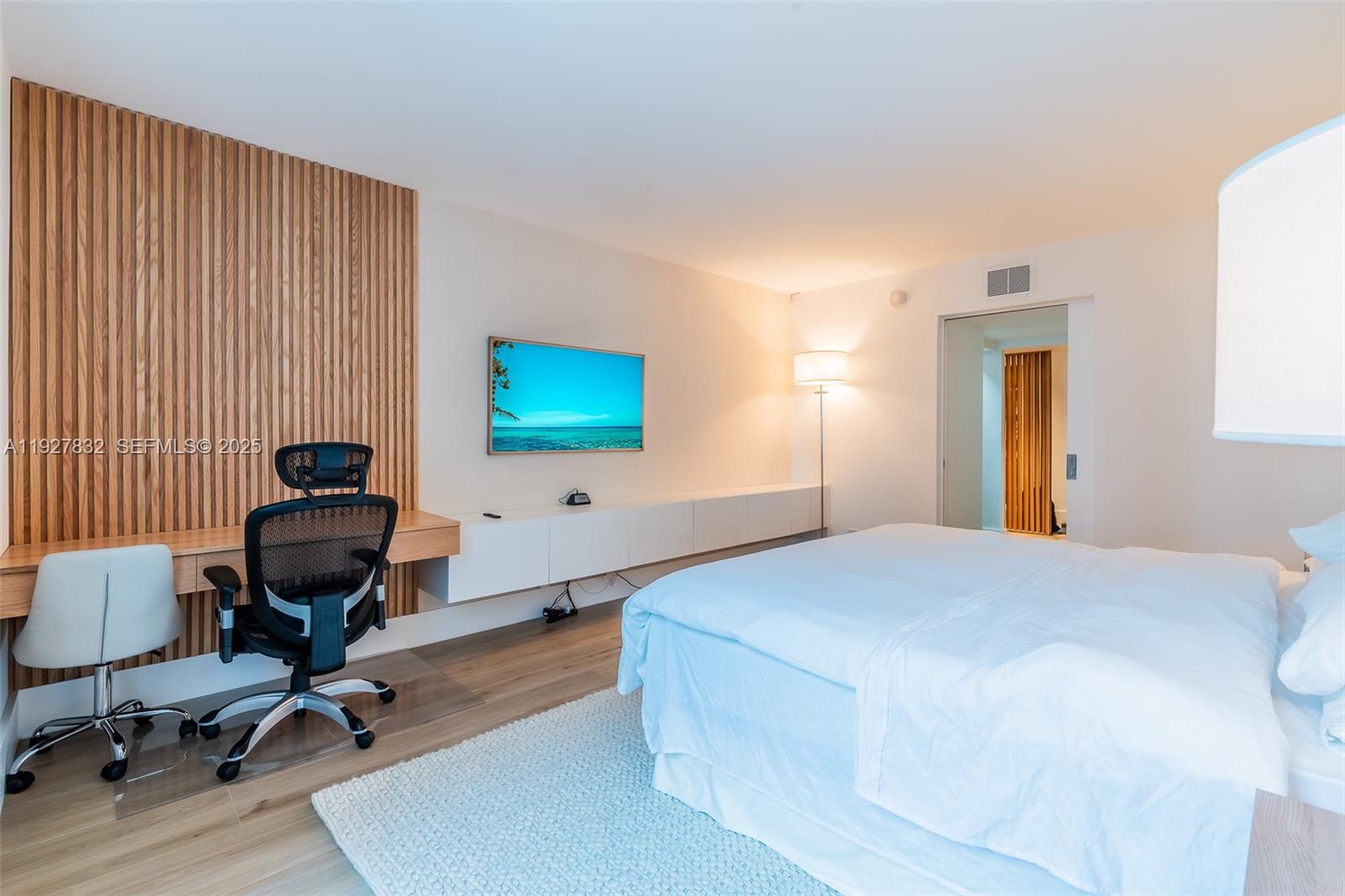 RONEY PALACE CONDO - Residential Lease